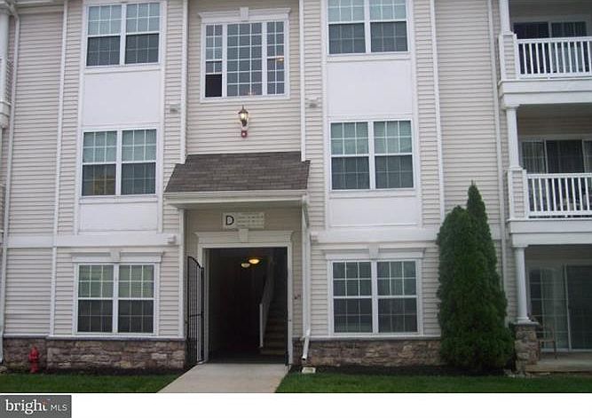 1st image of 108 Lionheart Ln #108