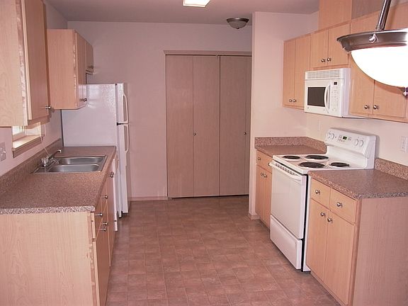 2nd image of 1333 McDaniel Ln SE APT 202