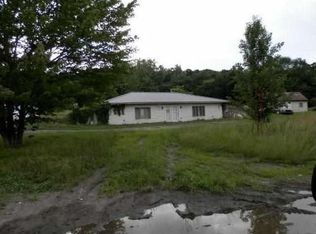 10141 Floris Rd, Eldon, IA 52554