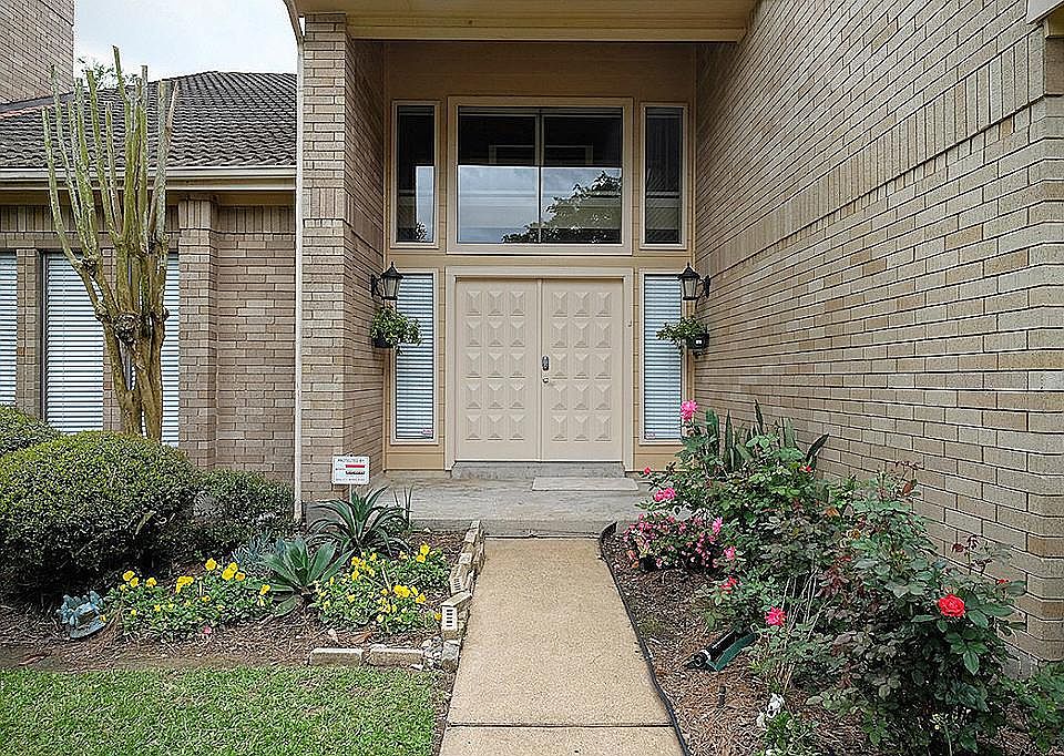 1st image of 3010 Deer Creek Dr