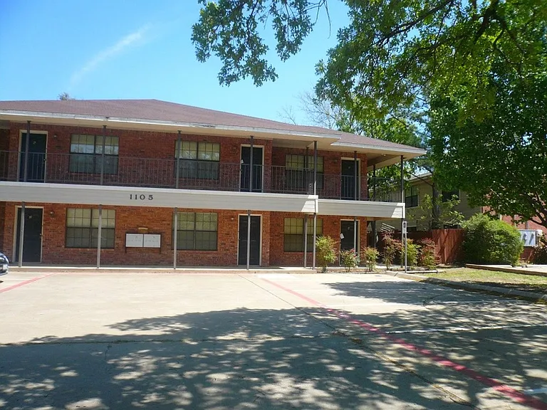 1105 S Avenue B — Photo 17