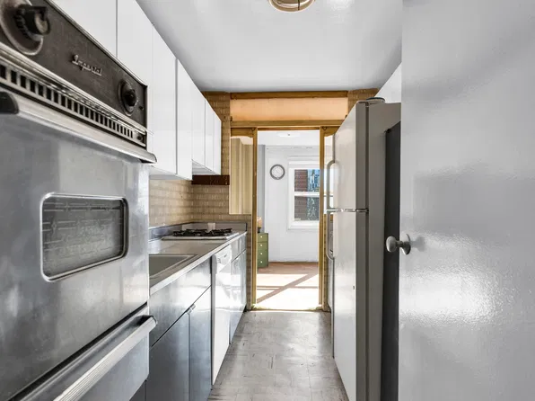 150 West End Avenue image 1 of 13