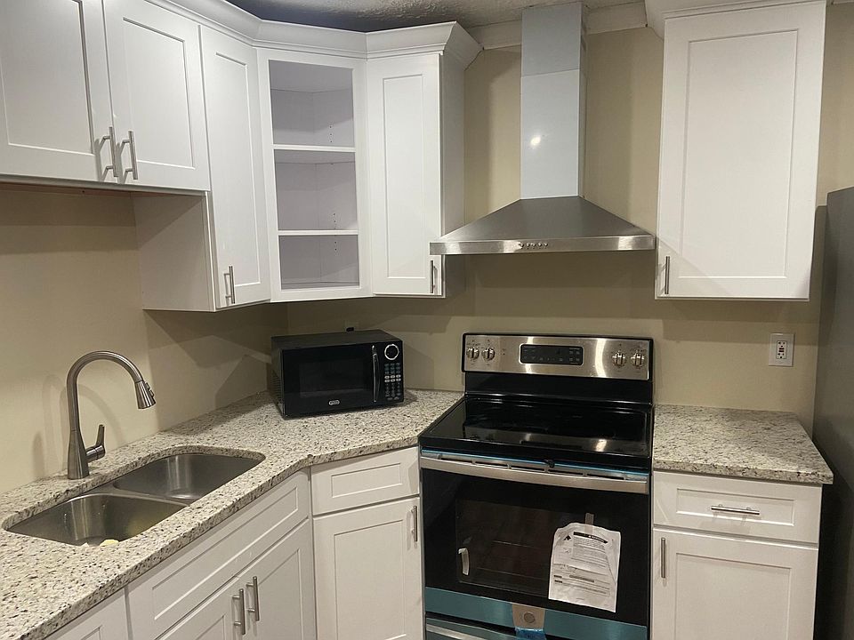 1st image of 1807 Hampton Woods Way