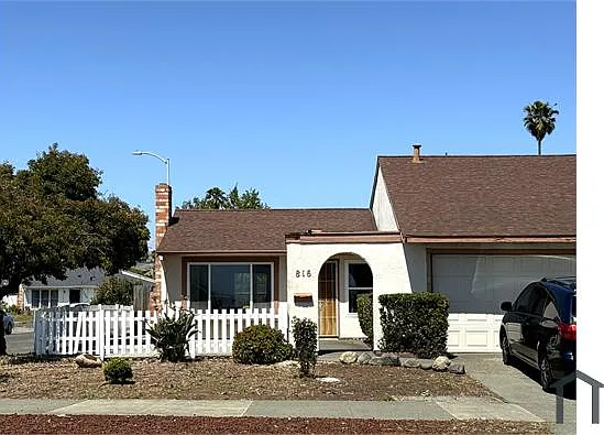 816 Jack London Dr — Photo 1