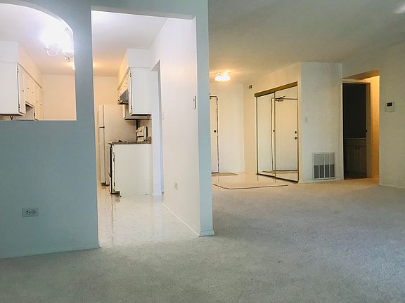 4th image of 1194 E Nichols Rd Unit 8B