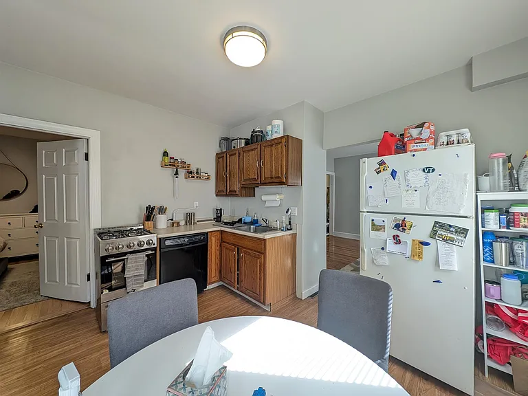 377 Highland Ave — Photo 5