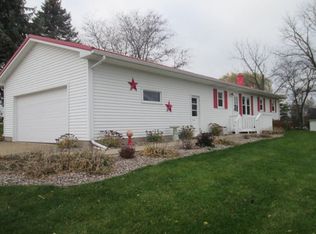 1185 E Mineral St, Platteville, WI 53818