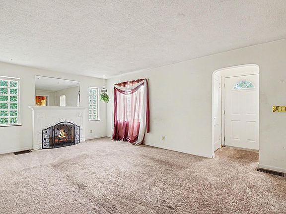 5th image of 8317 Lake Ave