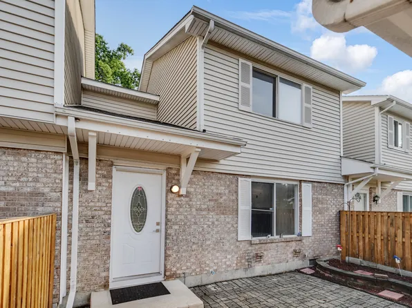 18 Woodsorrel Pl, Woodridge, IL 60517