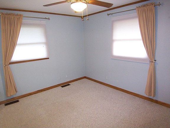 5th image of 2211 Witchwood Ln