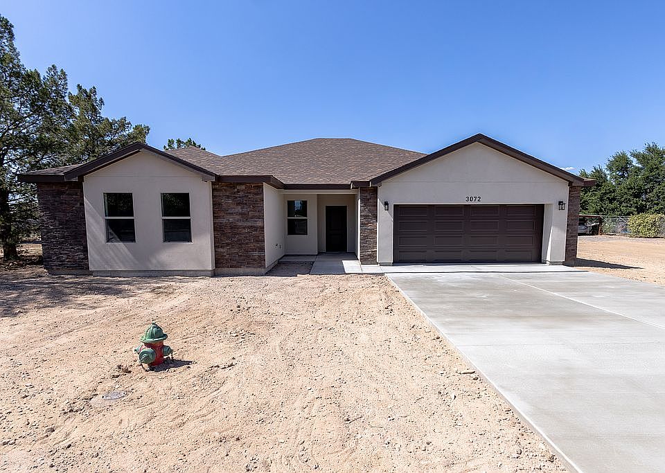 1st image of 3072 W Spencer Ln