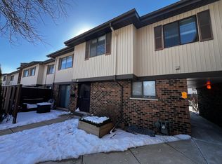 7333 Winthrop Way Unit 10, Downers Grove, IL 60516