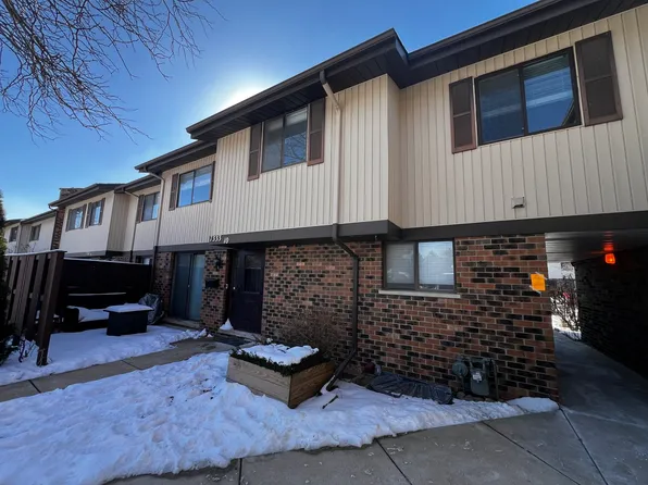 7333 Winthrop Way Unit 10, Downers Grove, IL 60516