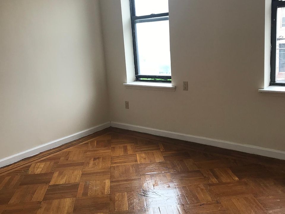 2nd image of 2006 Benson Ave #3