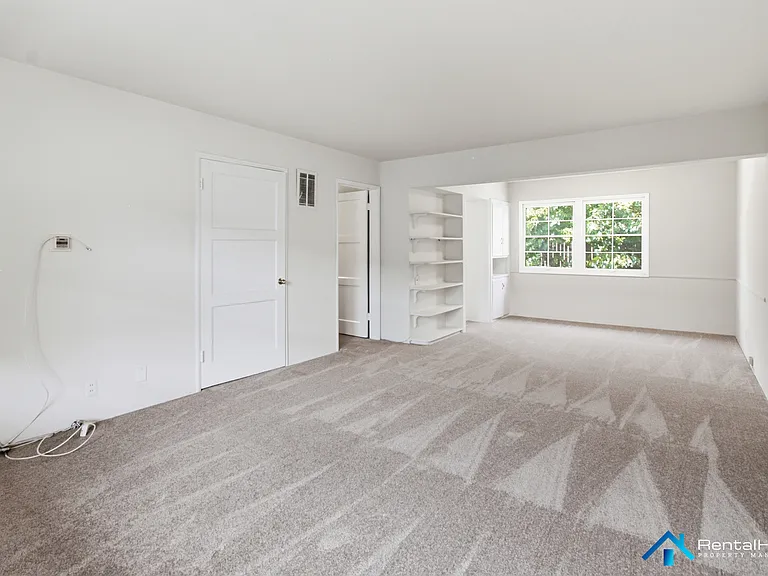 449 N Euclid Ave #G — Photo 2