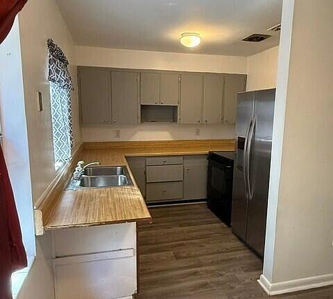 2nd image of 9131 Jefferson Ave