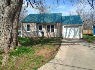420 E Washington St, Windsor, MO 65360