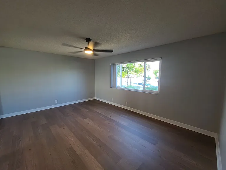 The Circle Apartments at Long Beach — Photo 58