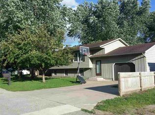 903 Lincoln St, La Porte City, IA 50651