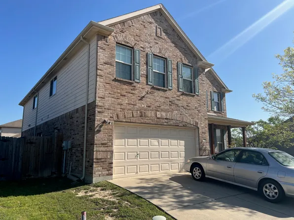 400 Emerald Creek Dr, Fort Worth, TX 76131