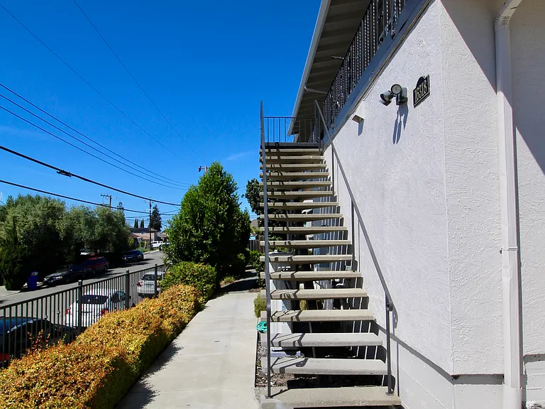 16318 Maubert Ave #D — Photo 3