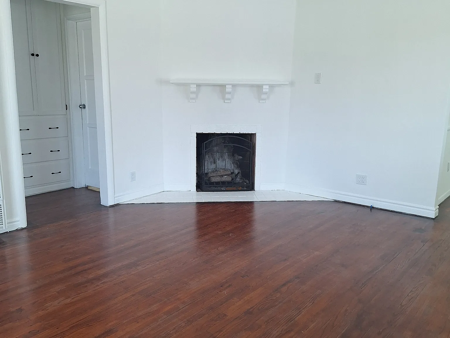 2 bed, 900 sqft, $3,250 — Photo 3