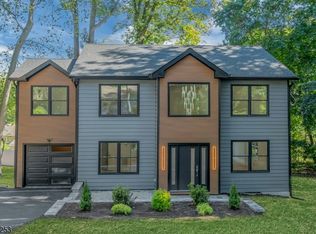 39 Woodcrest Rd, Boonton, NJ 07005