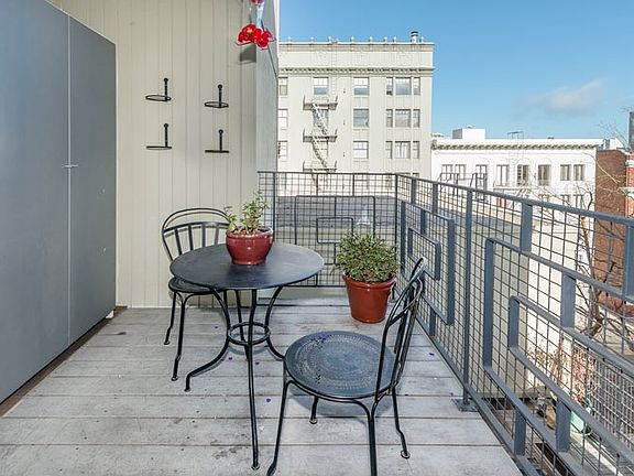 5th image of 1885 Jackson St APT 402
