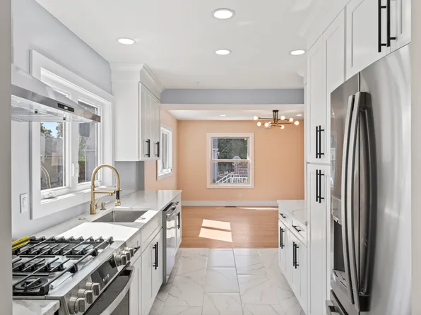 9 Elton Court, Norwalk, CT 06851