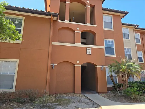 5554 Metrowest Blvd Photo 1