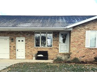 306 & 400 N Chestnut St, Edgewood, IA 52042