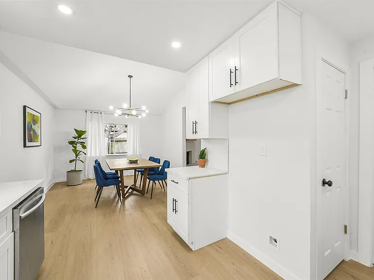 12018 Woolford Dr — Photo 12