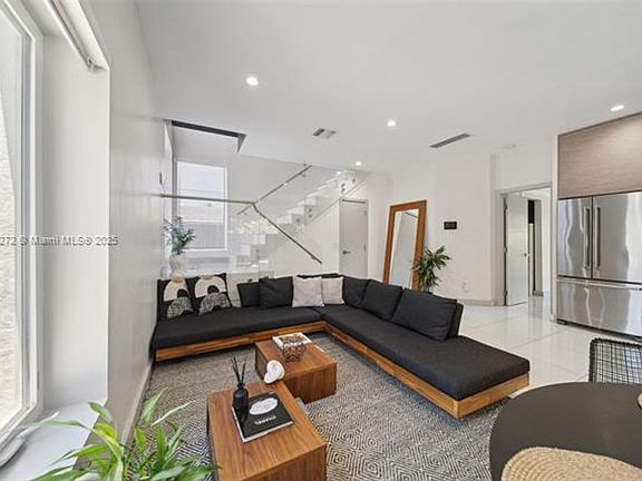 4th image of 2615 NE 213th St #0