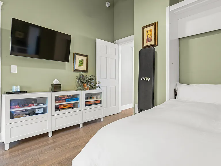 Bedroom #3 | TV