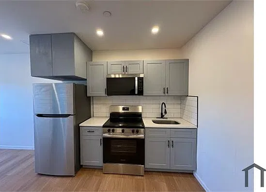 1 bed, 366 sqft, $1,400 — Photo 2