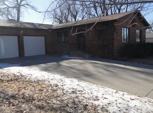 108 E Myrtle St, Sutton, NE 68979