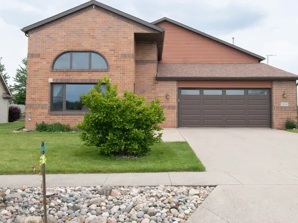 1806 Laramie Trce, Kendallville, IN 46755