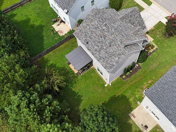 3rd image of 904 Bridlemine Dr