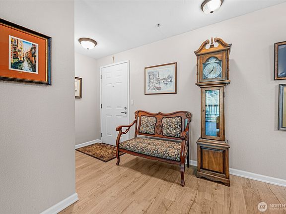 4th image of 23303 Cedar Way #T201