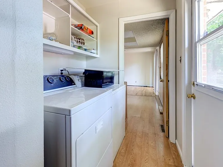 3895 Elmhurst Pl — Photo 14