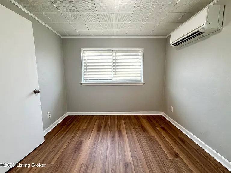 206 N Oak St #6 — Photo 5