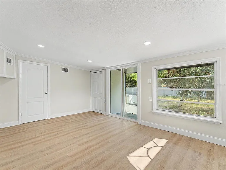 7708 Maryland Ave — Photo 20
