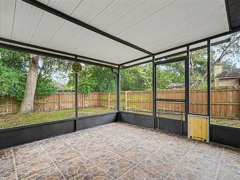 17703 Cranbrook Dr — Photo 23