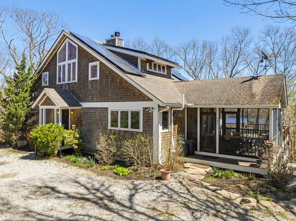 942 Drift Rd, Westport, MA 02790