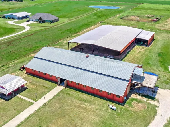 715 Old Town Rd, Collinsville, TX 76233