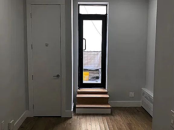 4th image of 2038 5th Ave APT 4F