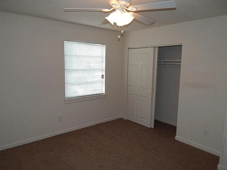 3714 SW 29th Ter — Photo 5