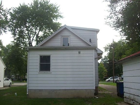 3rd image of 932 Louisiana Ave