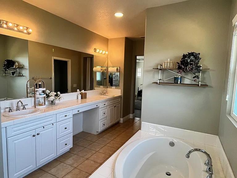 2539 Cornerstone Ln — Photo 16