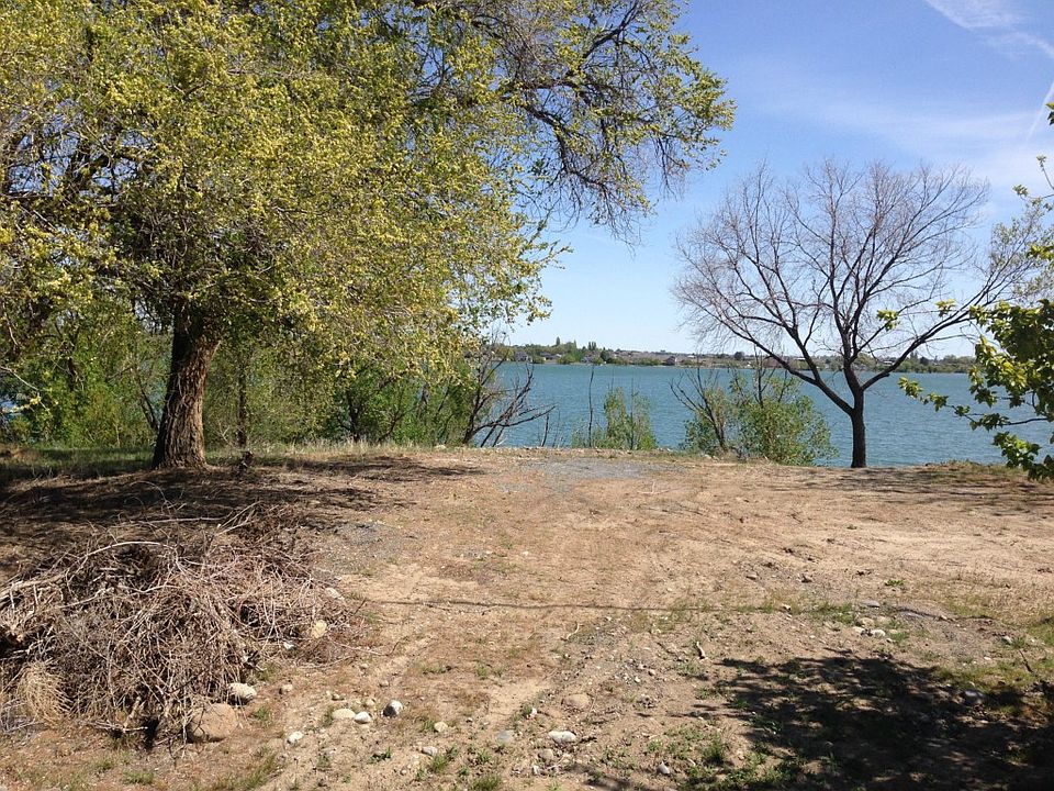 1st image of 2781 Westshore Dr NE